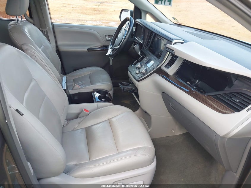2016 Toyota Sienna Xle 7 Passenger