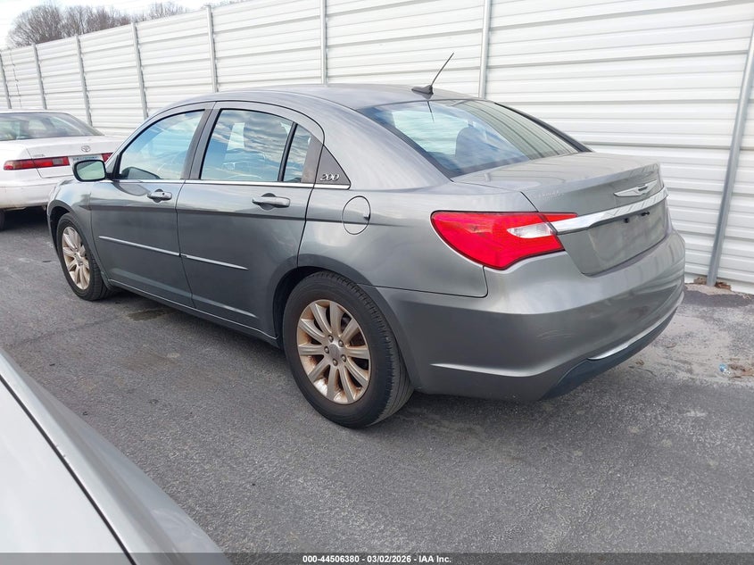 2013 Chrysler 200 Touring