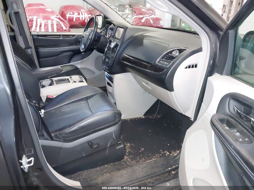 2012 Chrysler Town & Country Touring-L