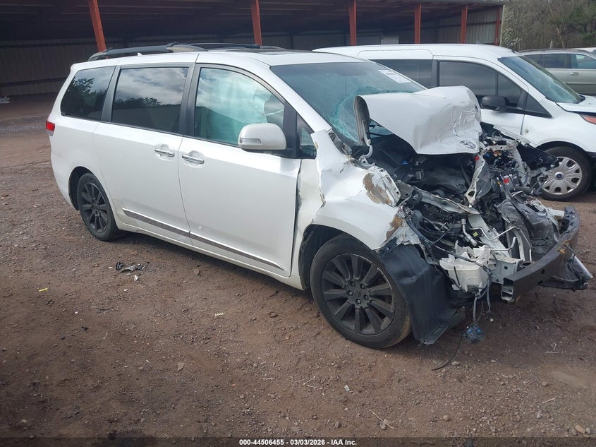 2013 Toyota Sienna Limited V6 7 Passenger