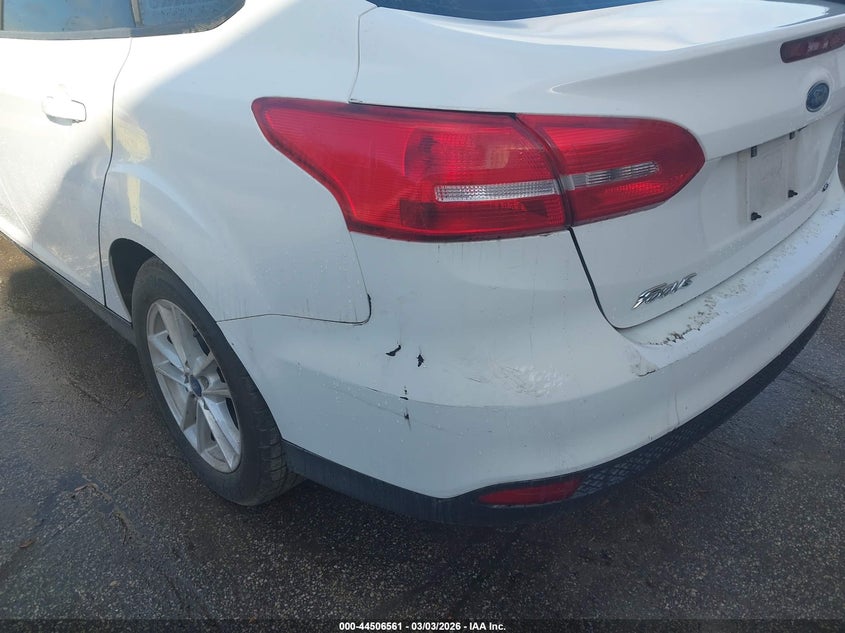VIN 1FADP3F20JL218016 2018 FORD FOCUS SE