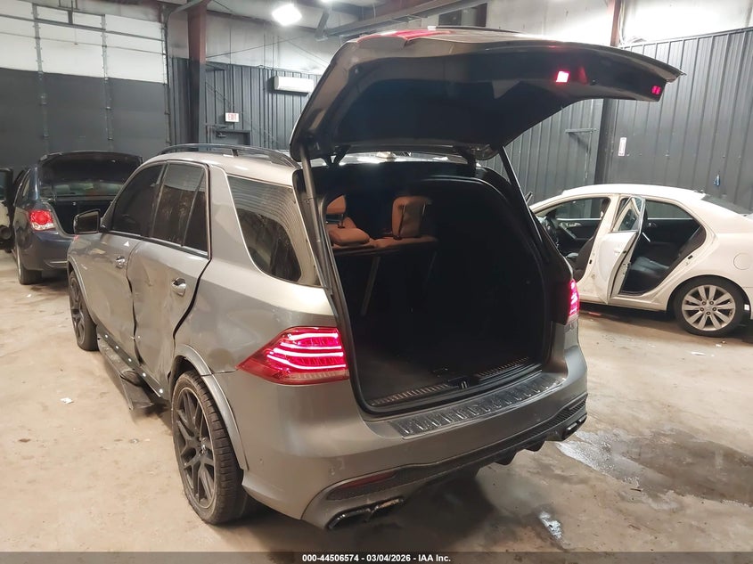2016 Mercedes-Benz AMG GLE 63 - вид 3
