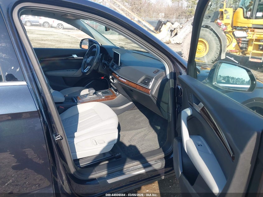 2018 Audi Q5 2.0T Premium/2.0T Tech Premium