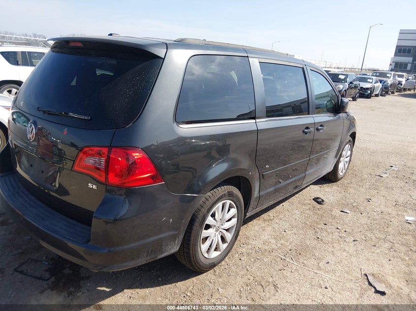 2012 Volkswagen Routan Se