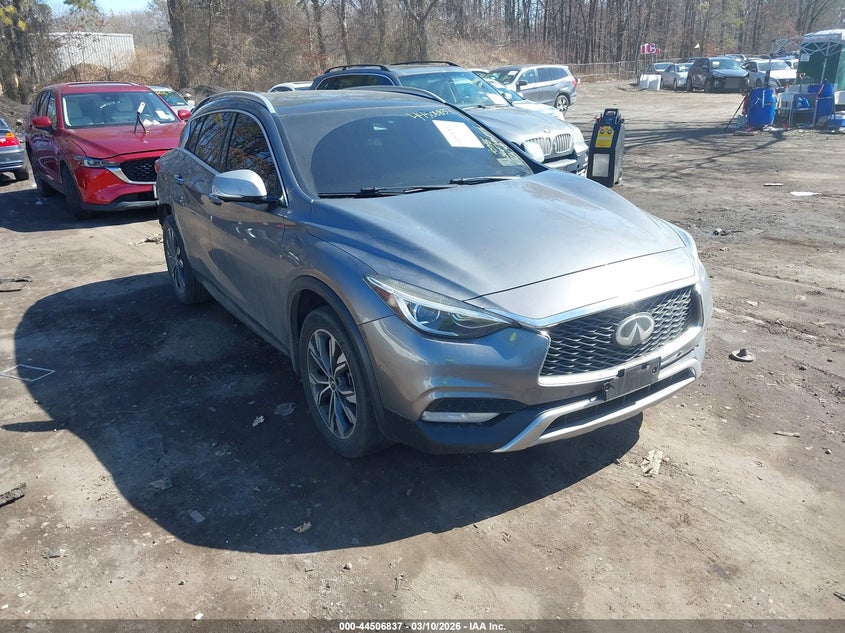 SJKCH5CR3JA002752 INFINITI QX30 Photo 1