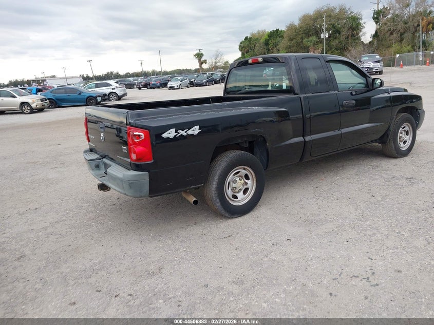 2005 Dodge Dakota St