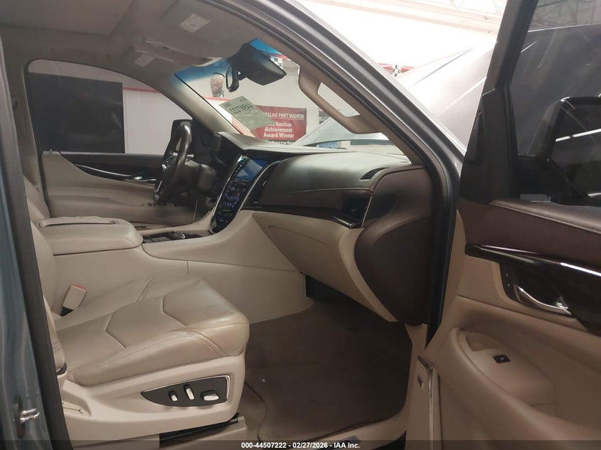 2016 Cadillac Escalade Luxury Collection