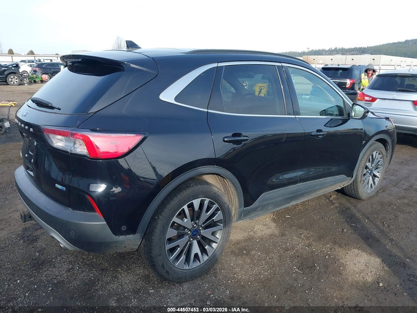 2020 Ford Escape Titanium