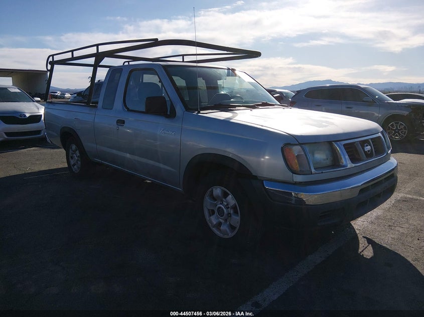 2000 Nissan Frontier Xe