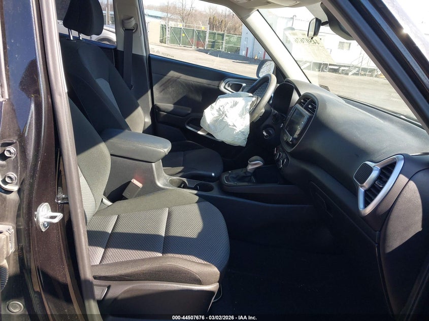 2023 Kia Soul Lx