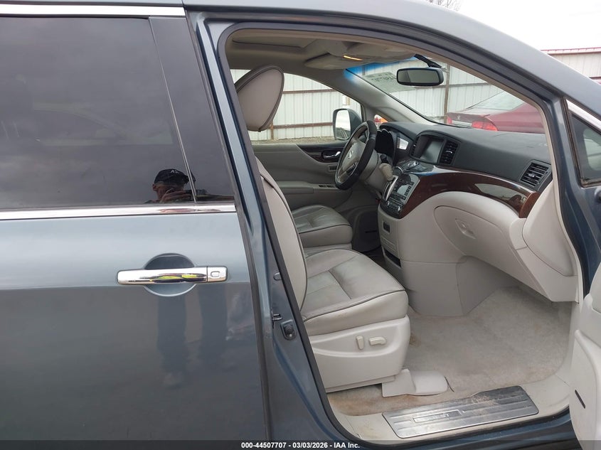 2012 Nissan Quest Le