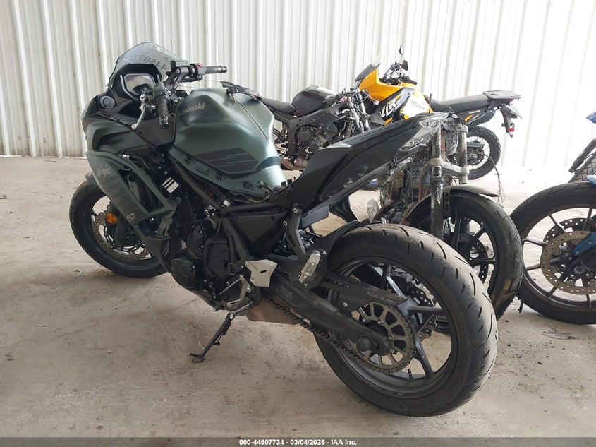 2025 Kawasaki Ex650 P