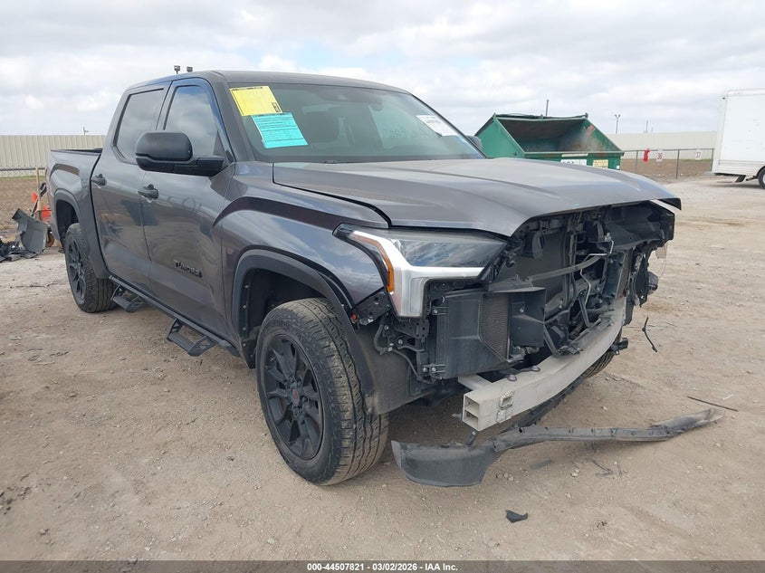 2023 TOYOTA TUNDRA SR5