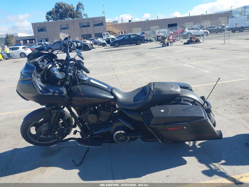 2012 Harley-Davidson Fltrx Road Glide Custom VIN: 1HD1KHM3XCB620329 Lot: 44507890
