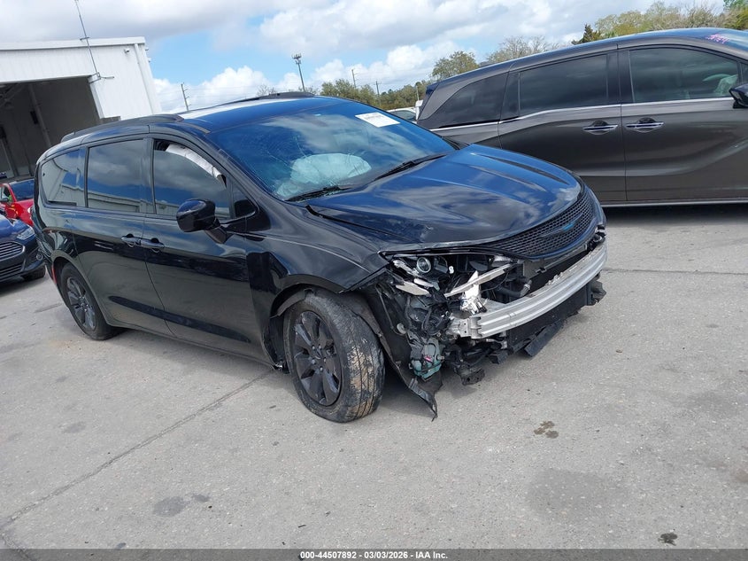 2020 Chrysler Pacifica Hybrid Touring L