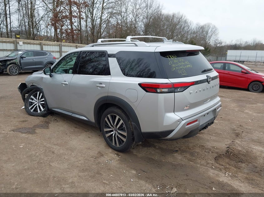 2023 Nissan Pathfinder Platinum Fwd