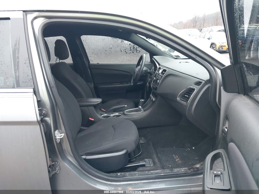 2013 Chrysler 200 Lx