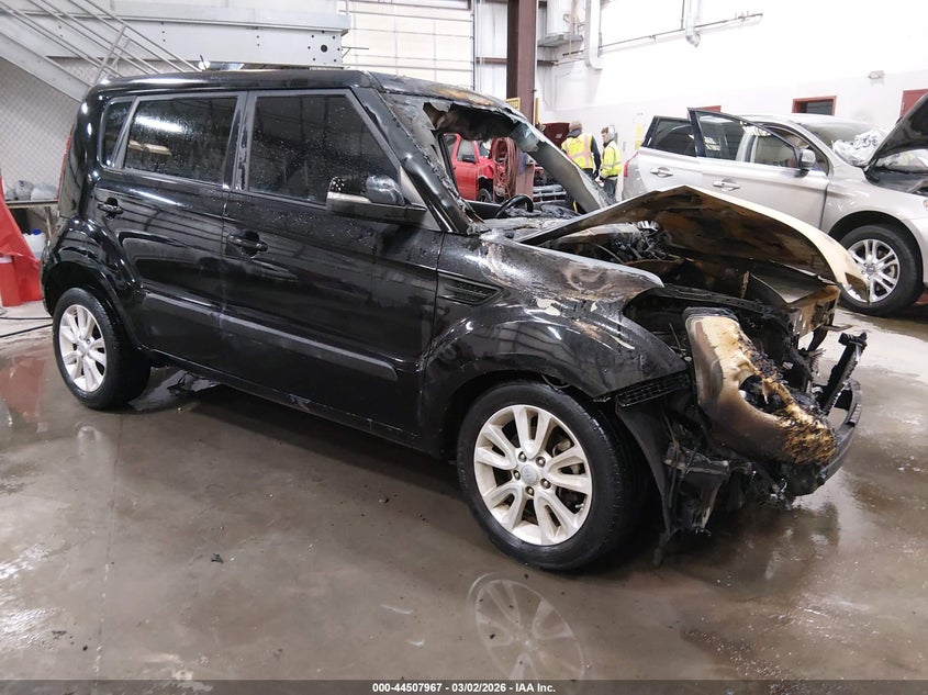 2013 KIA SOUL +