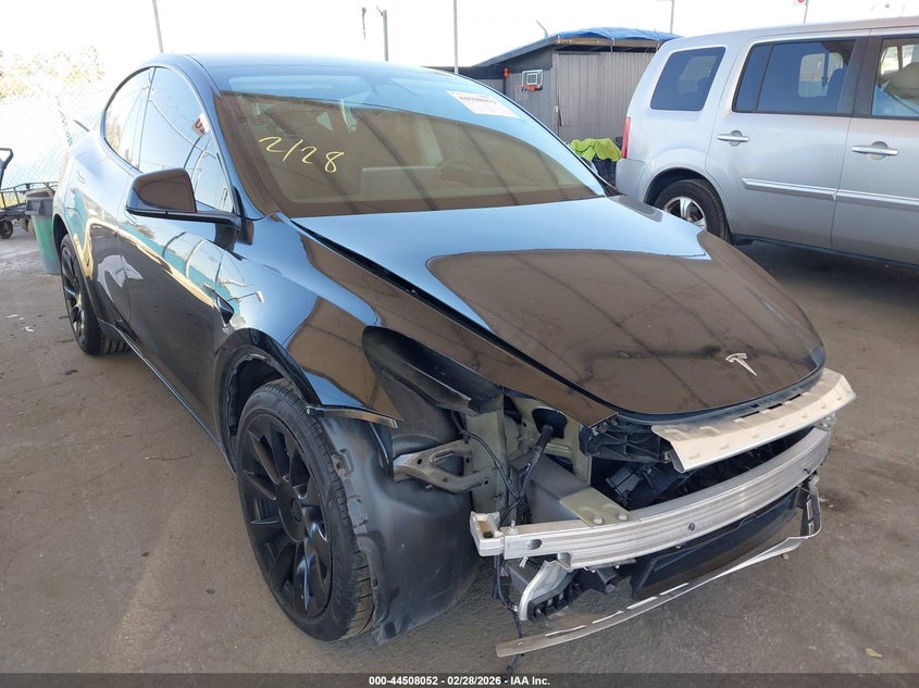 2022 Tesla Model Y Long Range Dual Motor All-Wheel Drive