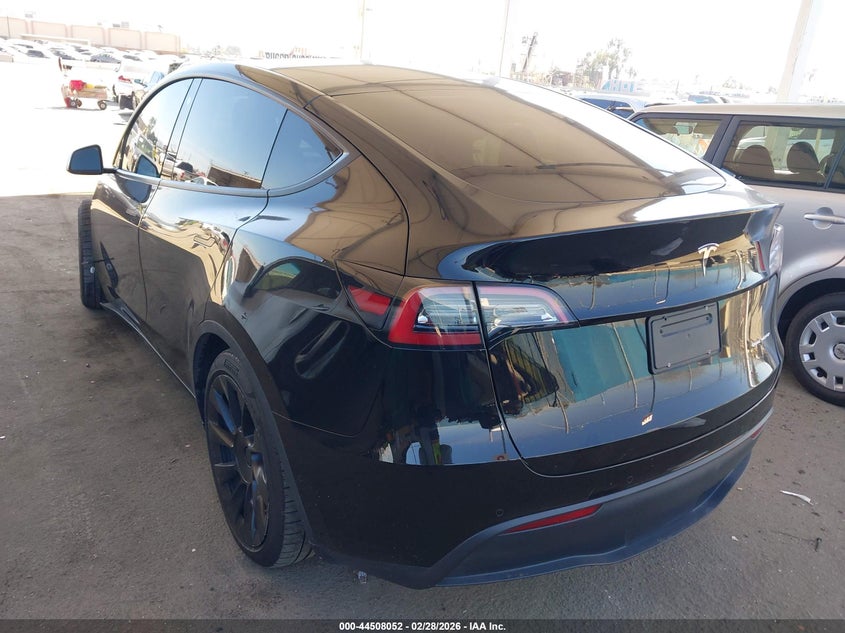 2022 Tesla Model Y Long Range Dual Motor All-Wheel Drive