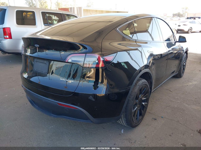 2022 Tesla Model Y Long Range Dual Motor All-Wheel Drive