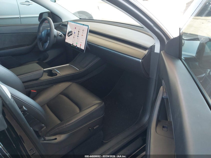 2022 Tesla Model Y Long Range Dual Motor All-Wheel Drive