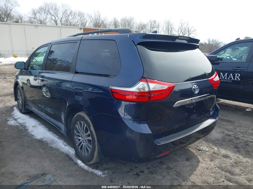 2018 Toyota Sienna Xle 8 Passenger