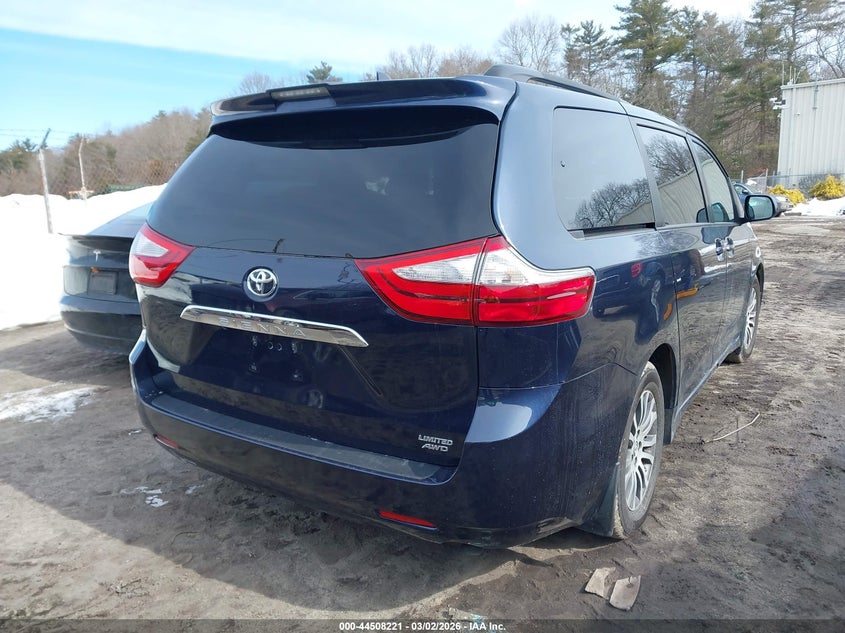 2018 Toyota Sienna Xle 8 Passenger