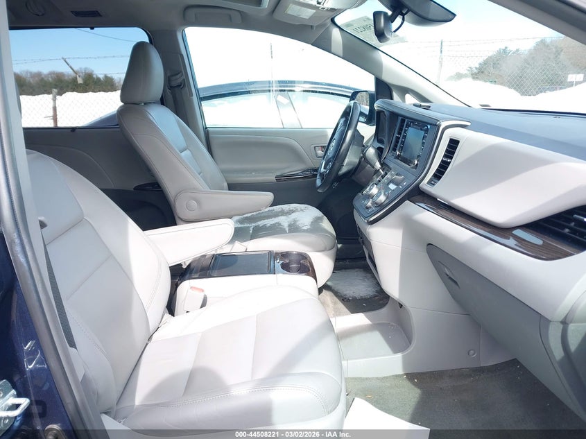 2018 Toyota Sienna Xle 8 Passenger