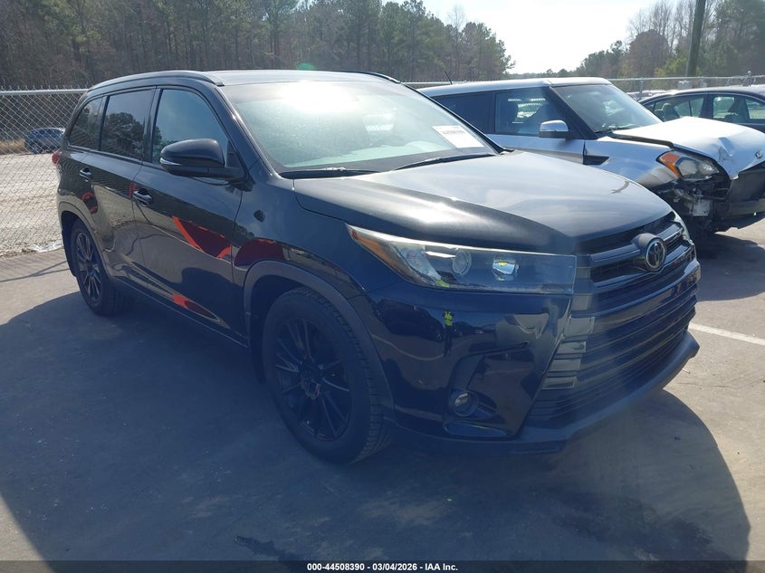 2019 Toyota Highlander Se