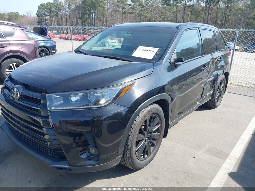2019 Toyota Highlander Se