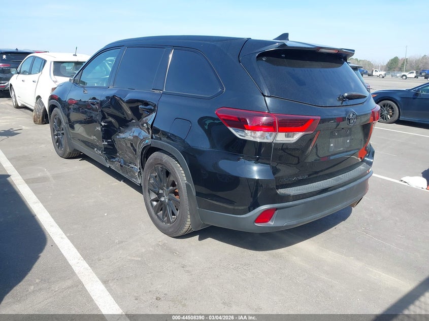 2019 Toyota Highlander Se