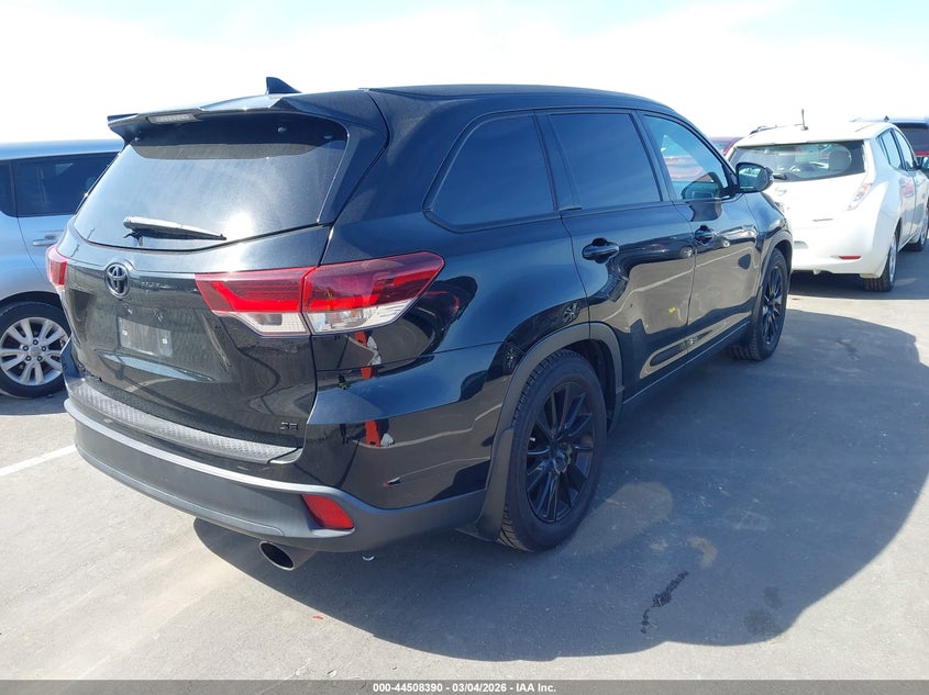 2019 Toyota Highlander Se