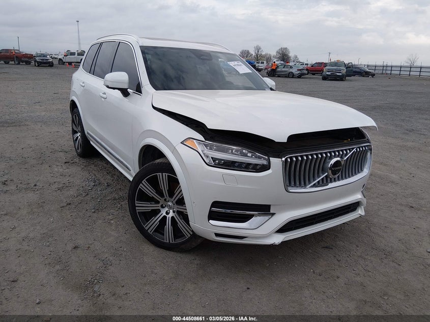 2024 Volvo Xc90 Recharge Plug-In Hybrid T8 Ultimate Bright Theme 7-Seater
