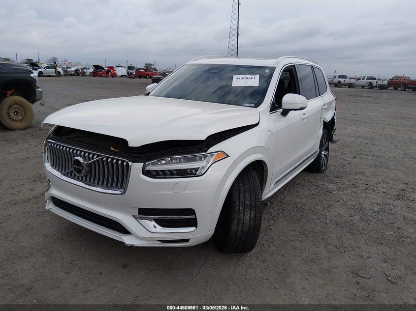 2024 Volvo Xc90 Recharge Plug-In Hybrid T8 Ultimate Bright Theme 7-Seater