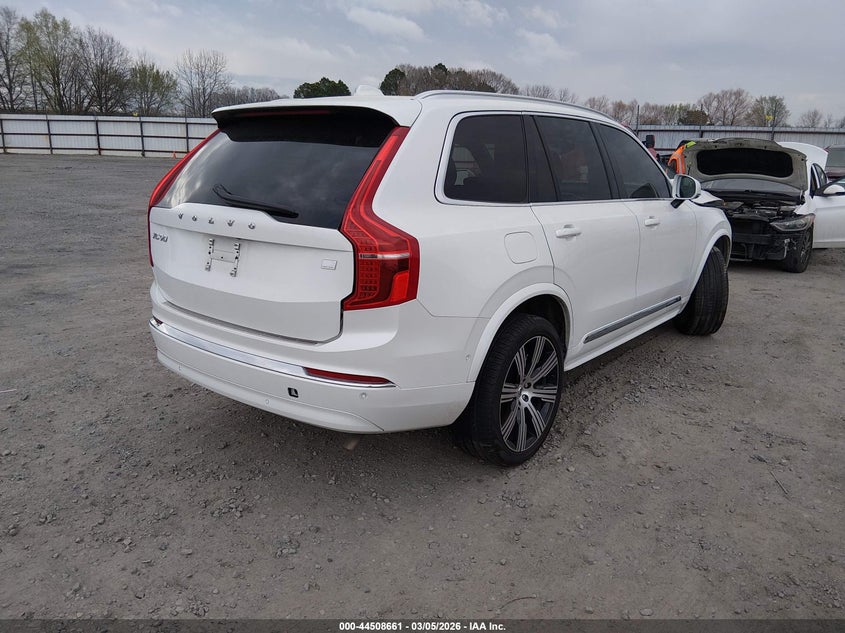 2024 Volvo Xc90 Recharge Plug-In Hybrid T8 Ultimate Bright Theme 7-Seater