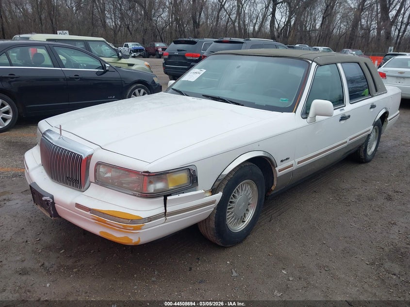 1997 Lincoln Town Car Signature