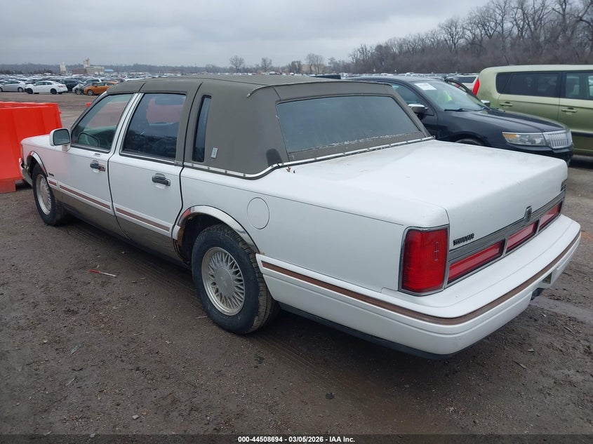 1997 Lincoln Town Car Signature