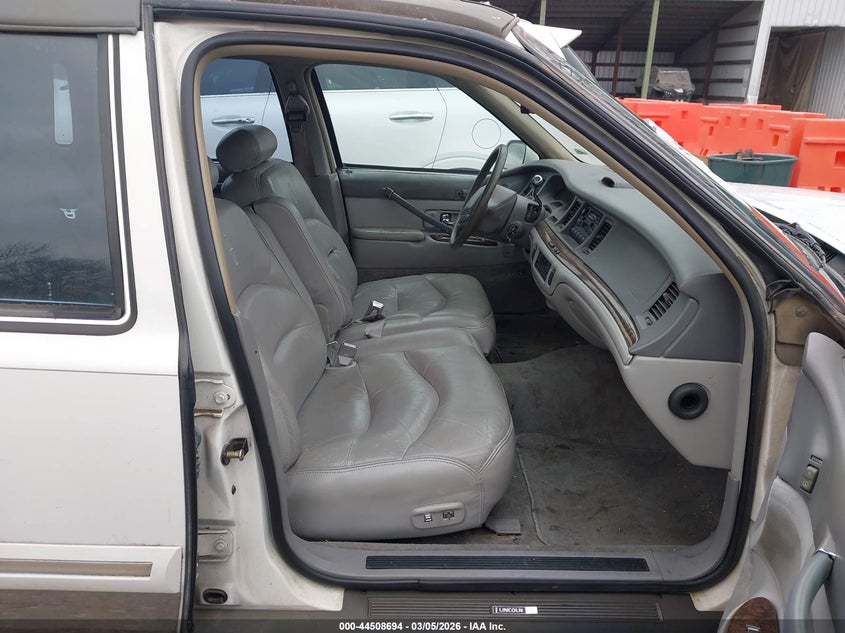 1997 Lincoln Town Car Signature