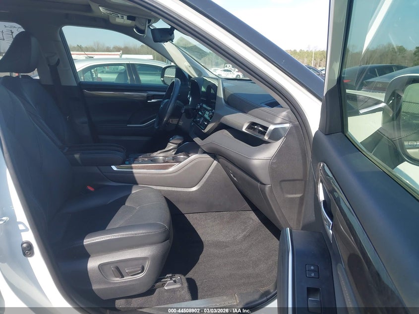 2021 Toyota Highlander Platinum