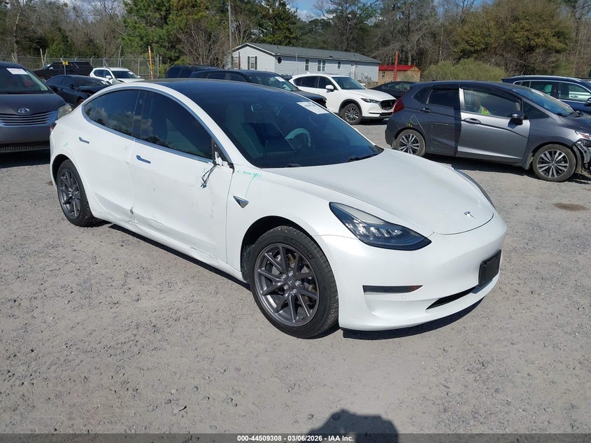 2020 Tesla Model 3 Standard Range Plus Rear-Wheel Drive/Standard Range Rear-Wheel Drive