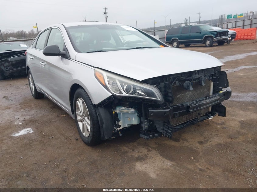 5NPE24AF8FH031096 HYUNDAI SONATA Photo 1