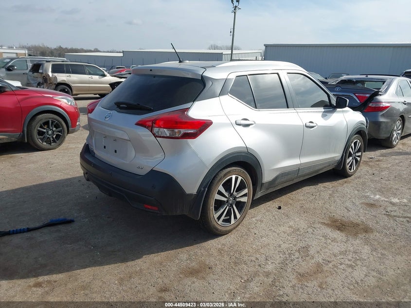 2020 Nissan Kicks Sv Xtronic Cvt