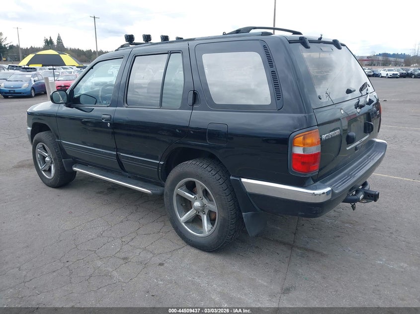 1996 Nissan Pathfinder Xe/Le