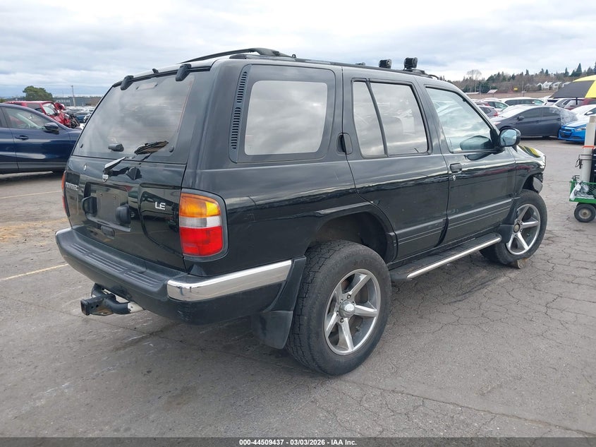 1996 Nissan Pathfinder Xe/Le