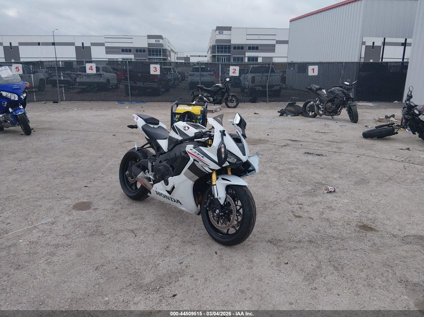 JH2SC7715TK900111 HONDA CBR1000 Photo 1