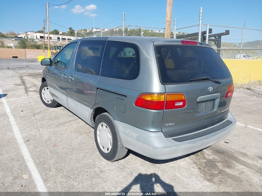 1999 Toyota Sienna Ce
