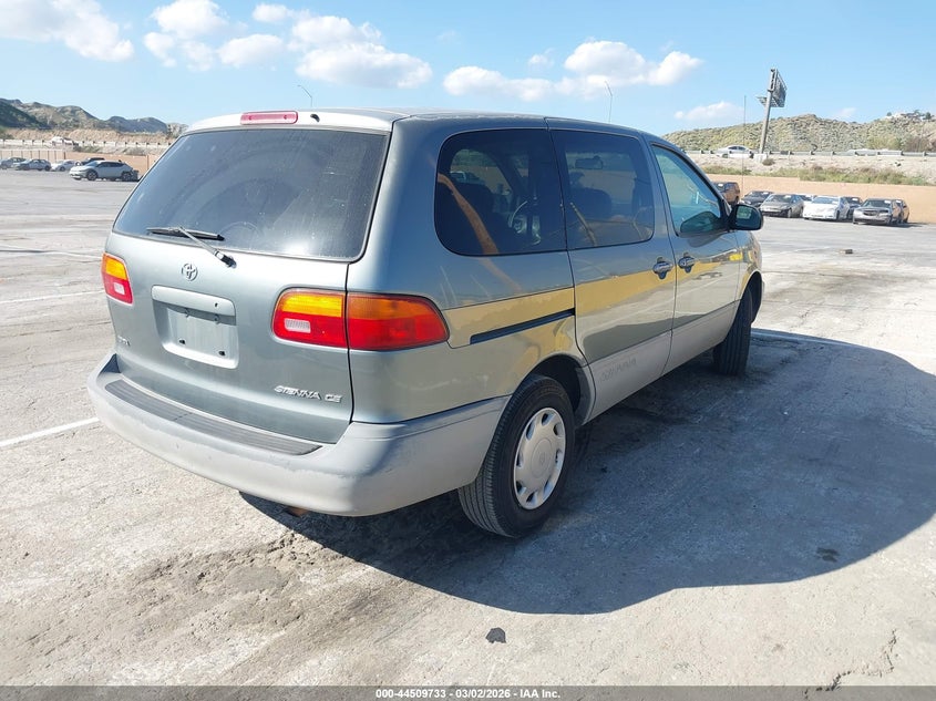1999 Toyota Sienna Ce