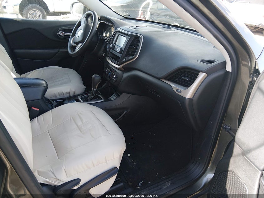 2015 Jeep Cherokee Sport