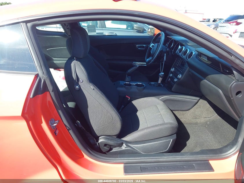 2016 Ford Mustang V6